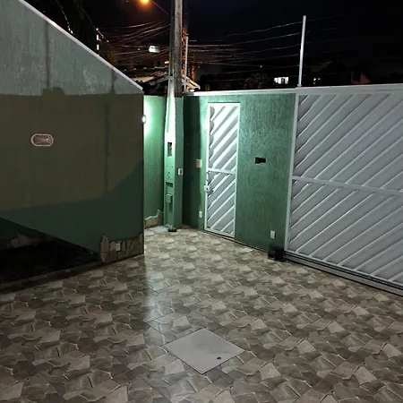 Casa Agradavel Em Frente A Praia Com Jacuzzi/Spa Niterói Exterior foto
